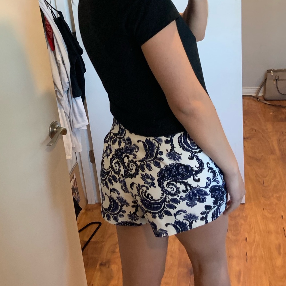 Patterned shorts - Picture 3 of 4